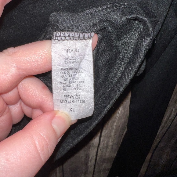 Mood Brand long sleeve open neck crop top, size XL - Picture 7 of 8